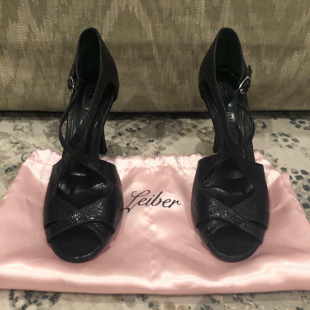 Judith Leiber Lizard Crossover Sandals (Black)